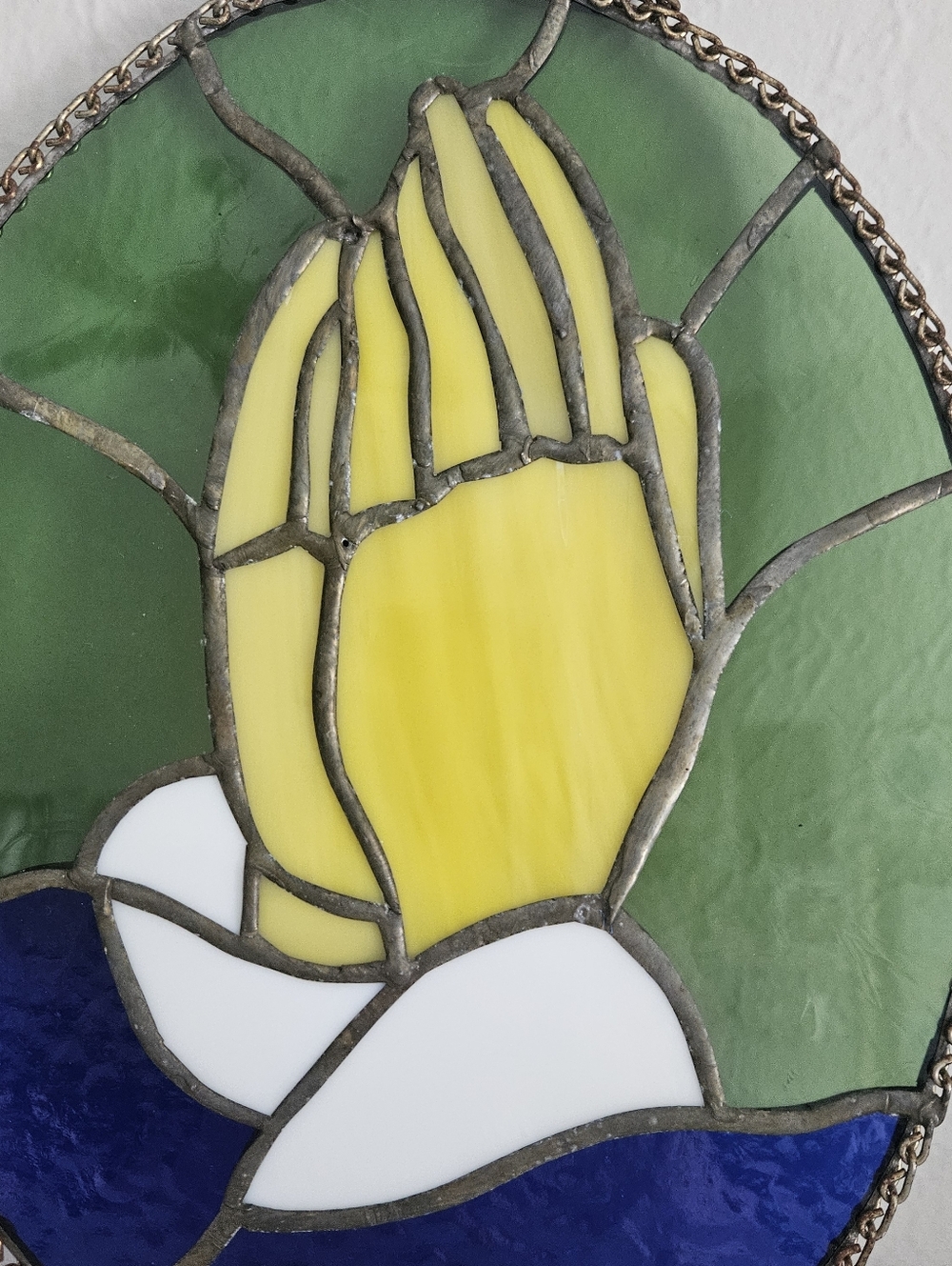 Vintage Praying Hands Stained Glass Suncatcher - Picture 6 of 7